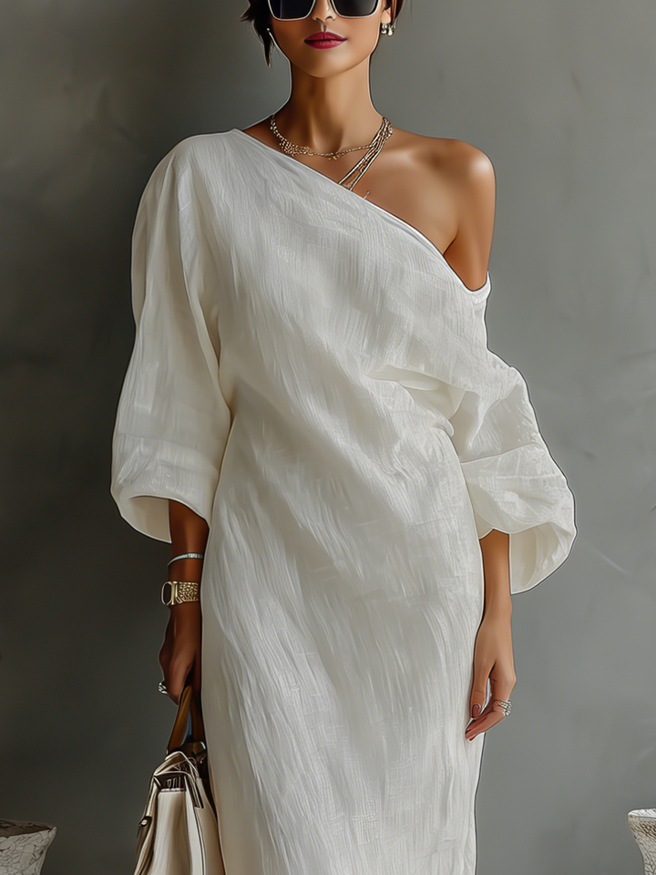 Abito Fluido Elegante in Bianco Avorio con Spalle Scoperte
