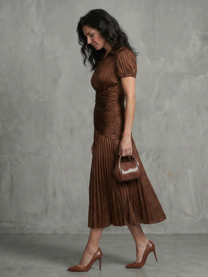 Theodora | Vestito Midi con Plissettatura e Strisce in Vita