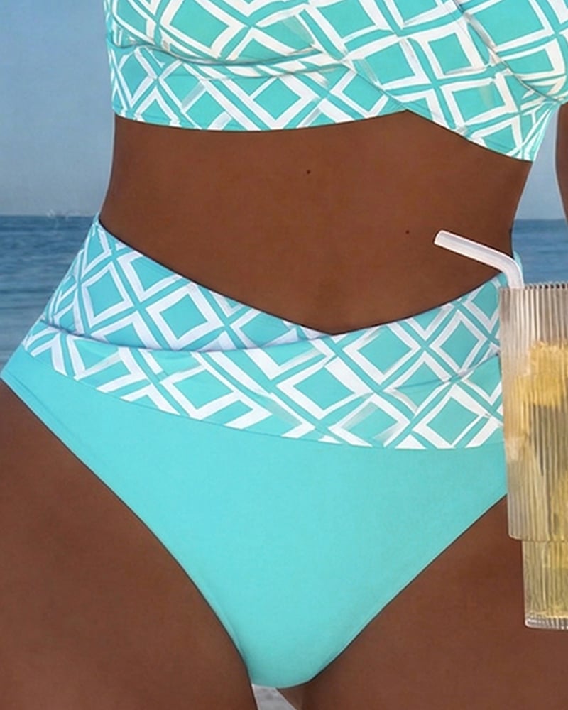 Bikini a Due Pezzi con Taglio del Reggiseno e Motivo a Diamante