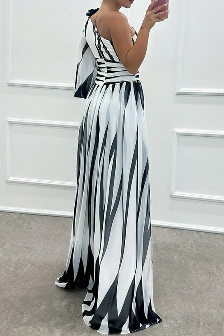Hazel™ | Elegante Abito Maxi a Strisce con Spalla Scoperta