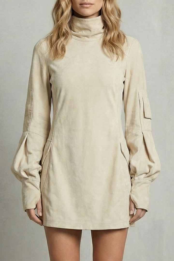 Marcella – Silhouette con Collo Alto – Mini Abito con Effetto Suede