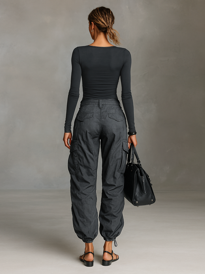 Set Due Pezzi T-Shirt a Maniche Lunghe con Scollo Quadrato e Pantaloni Cargo Multi Tasche