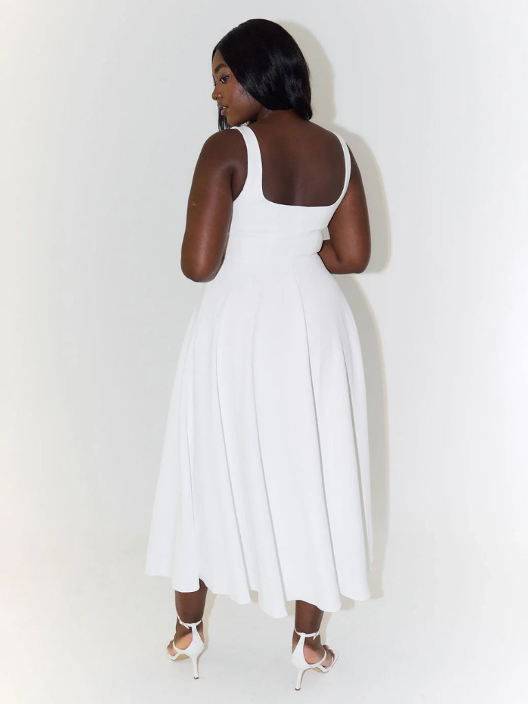 NOMI | Abito Nero Elegante al Ginocchio con Scollo Quadrato