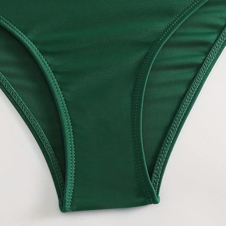 Sarena | Il tuo bikini modellante per l'addome con un elegante scollo a V