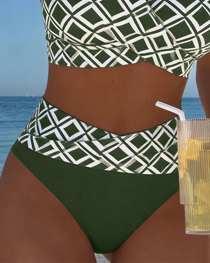 Bikini a Due Pezzi con Taglio del Reggiseno e Motivo a Diamante