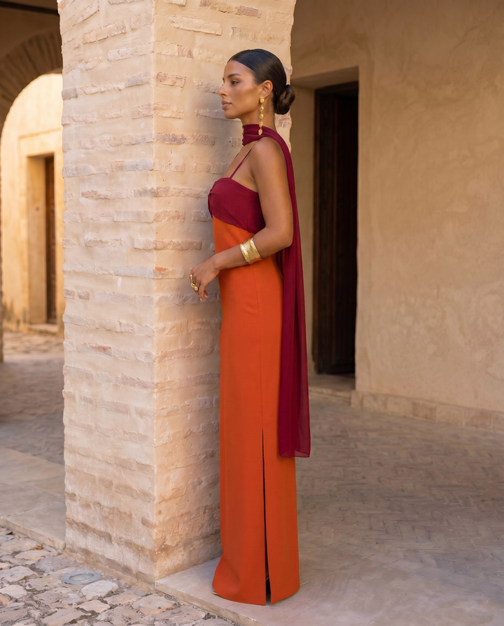 Sahara | Vestito arancione con scollatura rossa