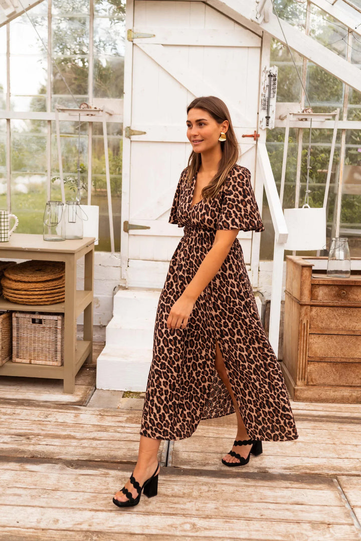 Stella™ | Maxi-abito con stampa leopardata e flair estivo