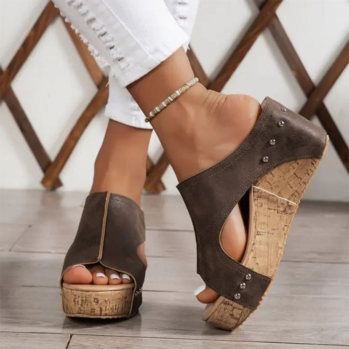 Sandali con Tacco a Wedge e Borchie da Donna